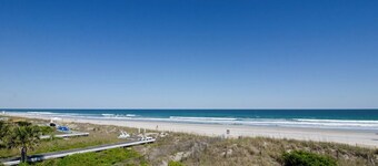 Gorgeous 6 BR Oceanfront Home w 2 Living Spaces!