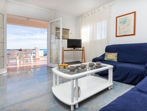 TV, fireplace - Lovely apartment for 4 guests with pool, A/C, WIFI, TV, terrace and pets allowed (Peñíscola)