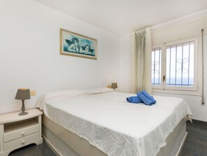 2 bedrooms, travel cot, free WiFi - Nice apartment for 4 guests with A/C, WIFI, pool, TV, terrace and pets allowed (Peñíscola)