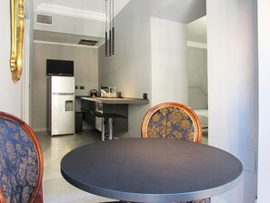 Televisión de pantalla plana de 28 pulgadas con canales por cable