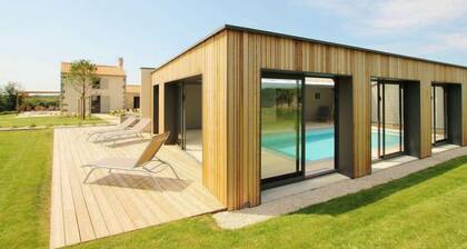 Demeure du Pont Rolland, heated inside pool, sauna and great location