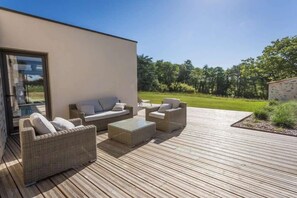 Terrace/patio - Demeure du Pont Rolland, heated inside pool, sauna and great location (Avrillé)