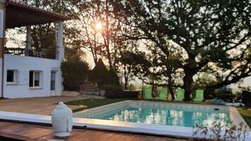 Piscine extérieure (ouverte en saison)