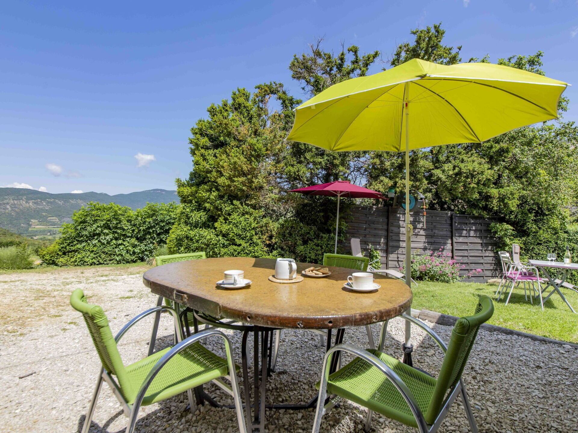 Lovely apartment in villa with WIFI, TV, patio, pets allowed, panoramic view and parking