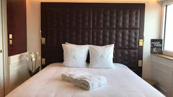 Suite, vista mare | 1 camera, biancheria da letto di alta qualità, materassi a doppio strato