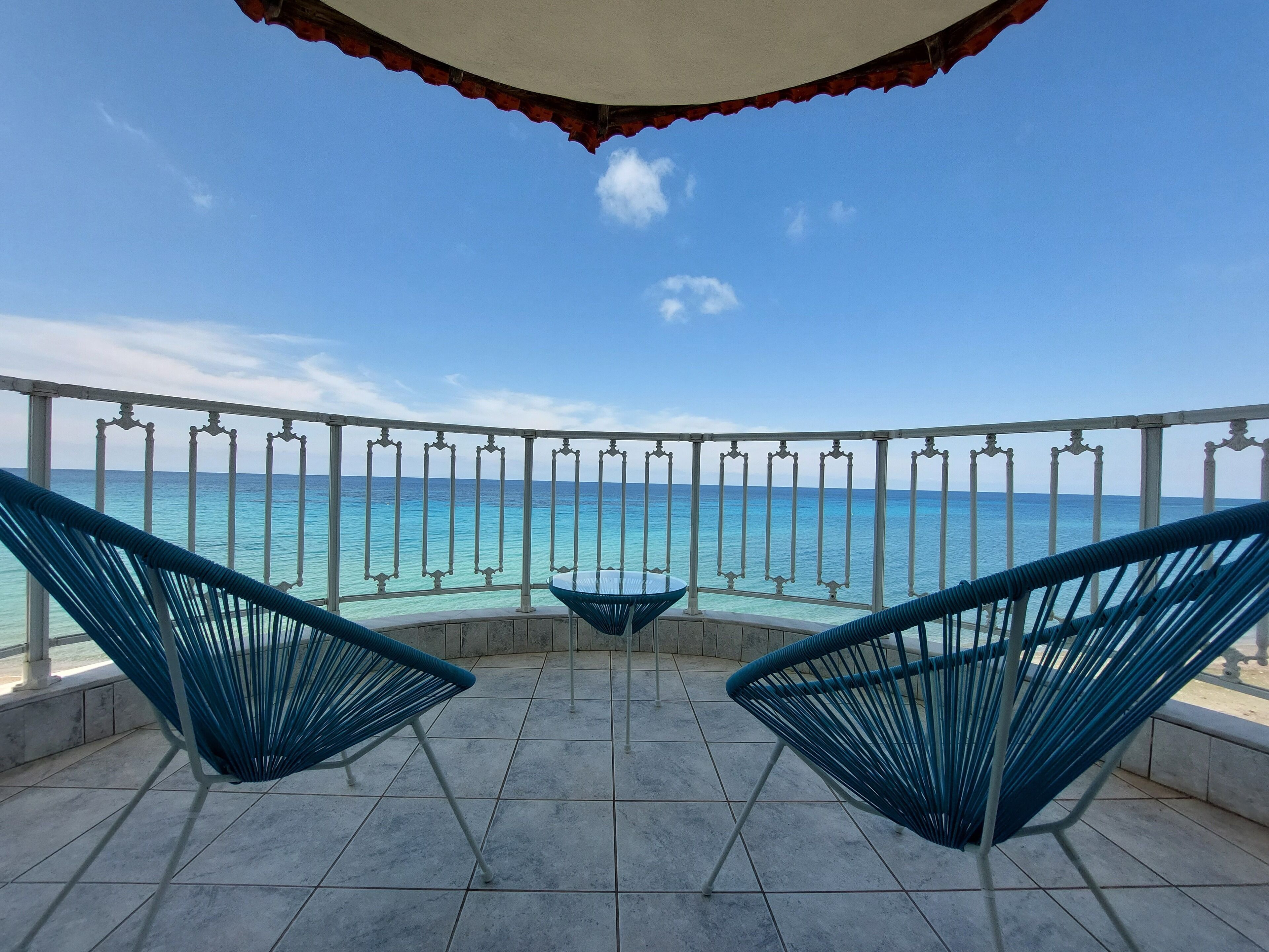 Master's bedroom balcony 
