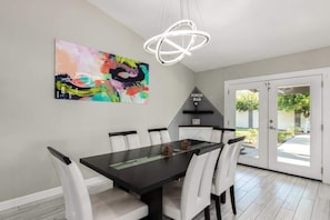 Dining - "Kings" Modern Retreat | Heated Pool & Fire Pit (Scottsdale)