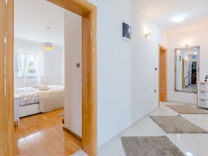 5 Schlafzimmer, Bügeleisen/Bügelbrett, Reisekinderbett, kostenloses WLAN