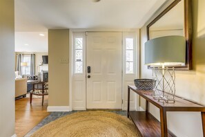 Interior - Downtown Oxford | Charming | Pet Friendly | Bikes (Oxford)