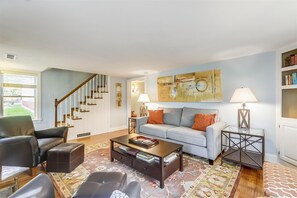 Smart TV, fireplace - Downtown Oxford | Charming | Pet Friendly | Bikes (Oxford)