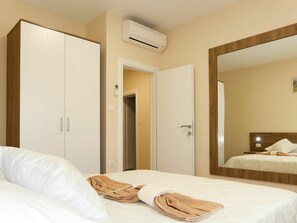 3 dormitorios, cuna de viaje, wifi gratis y ropa de cama