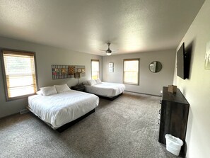 6 bedrooms, iron/ironing board, free WiFi, bed sheets