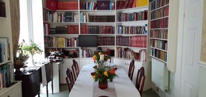 Library - Garfits lodge (Boston)