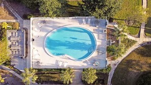 Lämmitetty uima-allas