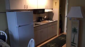 Condo | Private kitchen | Fridge, microwave, cookware/dishes/utensils