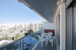 Outdoor dining - Borumbot 8.3.25 Vista Piscina (Calpe)