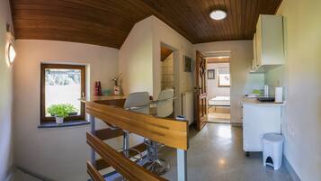 Căn hộ, quang cảnh núi | Bếp nhỏ riêng | Tủ lạnh, lò vi sóng, bếp nấu, dụng cụ pha cà phê/trà