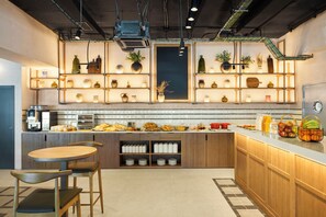 Daily to-go breakfast (EUR 4 per person) - Four Points Flex by Sheraton Malaga Centre (Málaga)