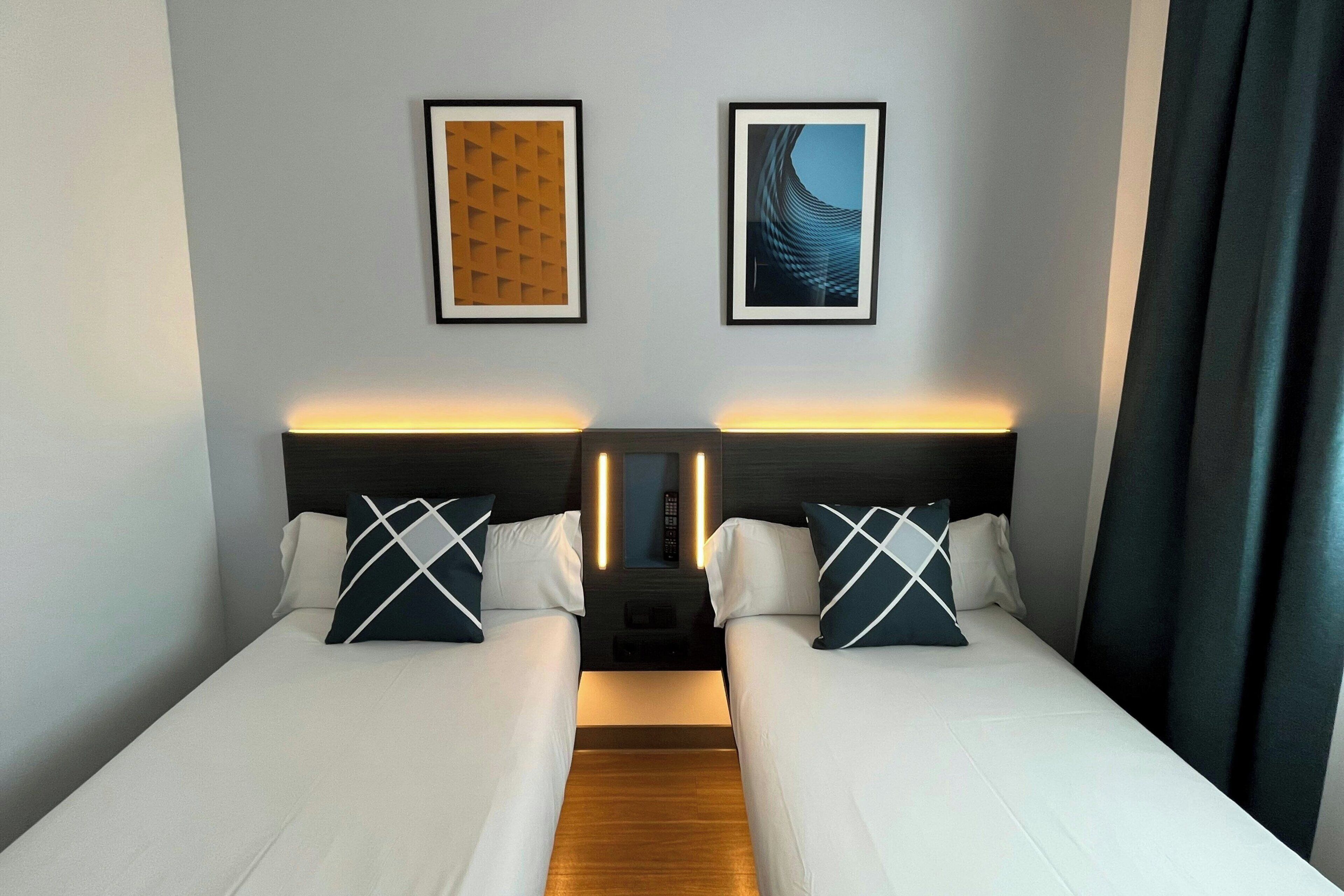 Room, 2 Twin Beds | Desk, blackout drapes, soundproofing, iron/ironing board