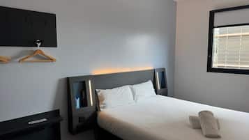 Dubbelrum - 1 dubbelsäng | Skrivbord, mörkläggningsgardiner, ljudisolering och strykjärn/strykbräda