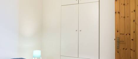 3 عدّة غرف نوم وملاءات أسرّة