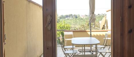 تناول الطعام بالخارج