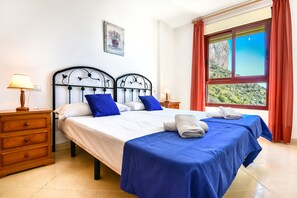 1 bedroom, iron/ironing board, WiFi, bed sheets - Rosamarina 9C,Peñon Ifach (Calpe / Calp)
