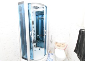 Bathroom - ECO HOMES, LUXURY AWAY FROM HOME (NEW DAWHEYA,TEMA)