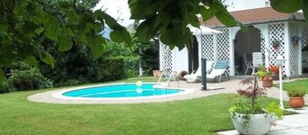 Vila Lesce con piscina privata 