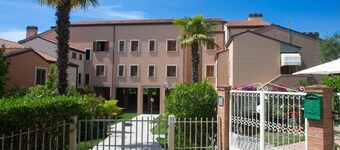 N212 - Numana, four-room apartment in the center with terrace