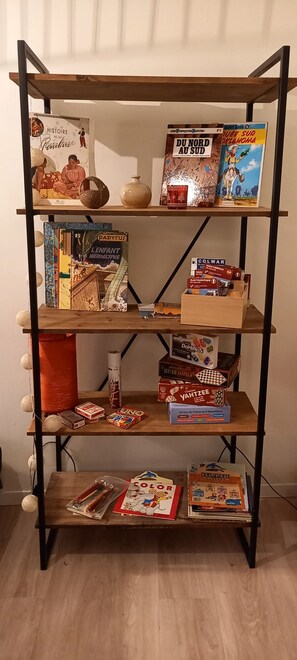 Game room - "LANDBeautiful beamed apartment in the historic center of Colmar's "Little Venice". (Colmar)