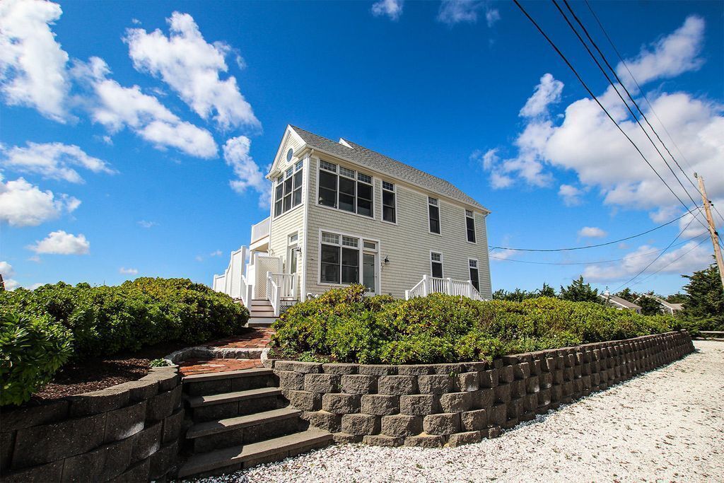 Steps to Beach Water Views Central AC Wifi Seaside Villa