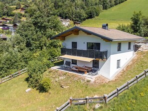 Exterior - Beautiful private villa for 8 people with WIFI, TV, terrace and pets allowed (Wolfbach)