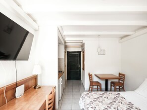 In-room safe, WiFi, bed sheets - 3 * apartments / 2pax studio (Zaton)