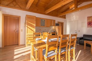 Apartamento, 2 habitaciones (incl. cleaning fee 60 EUR) | Servicio de comidas en la habitación