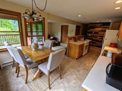 Private and Serene Snowshoe Family Chalet!