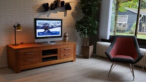 Deluxe Apartment | Television - Veluwe4all (Wezep)