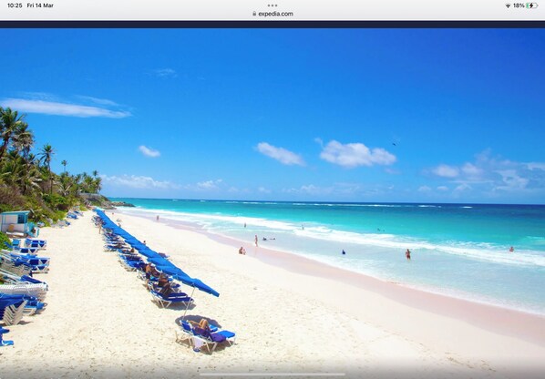 Beach nearby, sun loungers, beach towels