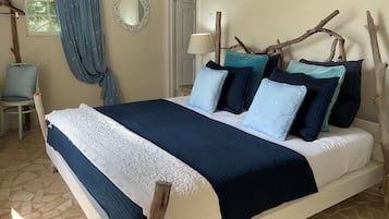 7 habitaciones, caja de seguridad en la habitación y escritorio