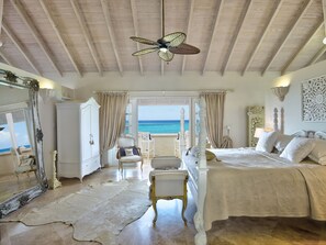 7 habitaciones, caja de seguridad en la habitación y escritorio 