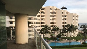 Appartement | Uitzicht vanaf balkon