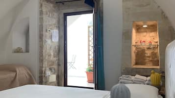 Chambre Supérieure, plusieurs lits, fumeurs, vue cour intérieure | Literie de qualité supérieure, décoration personnalisée