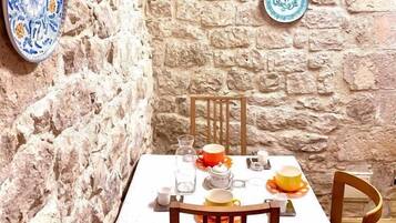 35-Zoll-Flachbildfernseher mit Satellitenempfang, Fernseher