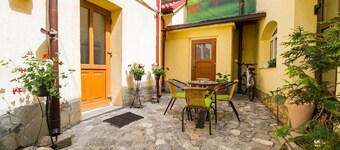 Apartament Cu Vedere in Court