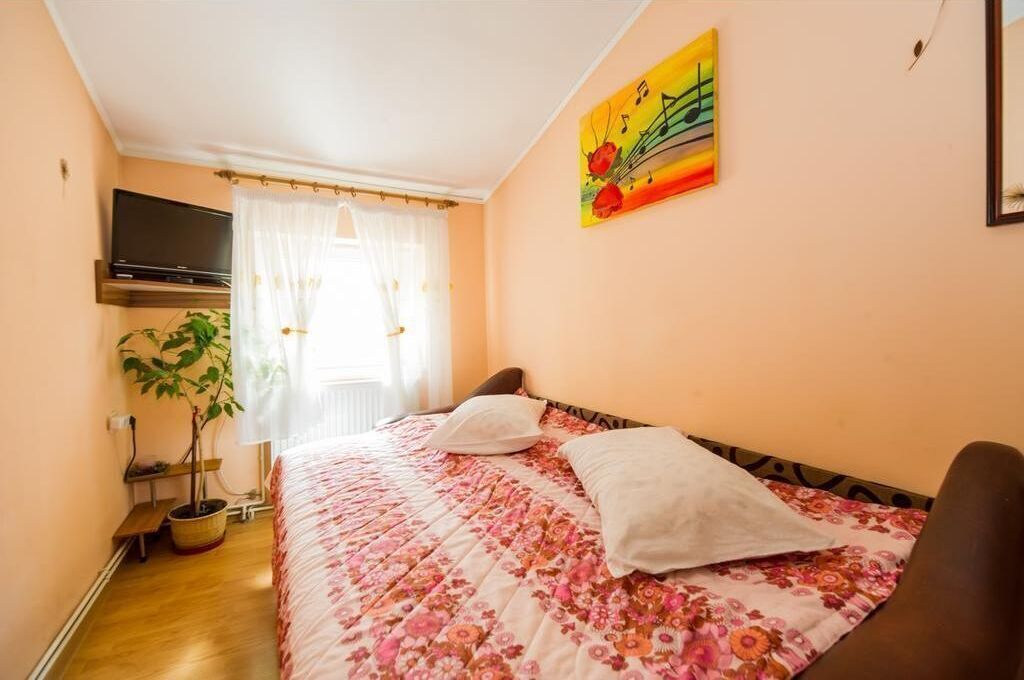 2 Schlafzimmer, Reisekinderbett, kostenloses WLAN, Bettwäsche