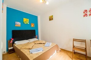 2 Schlafzimmer, Reisekinderbett, kostenloses WLAN, Bettwäsche