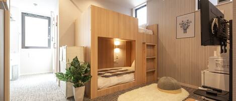 1 bedroom, desk, iron/ironing board, free WiFi
