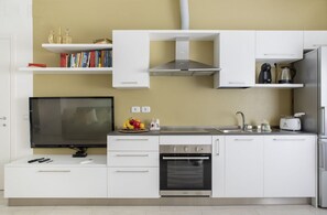 Kühlschrank, Ofen, Herdplatte, Geschirrspüler