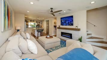 TV, fireplace