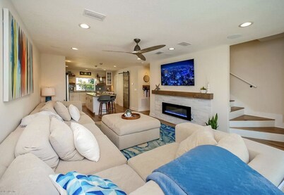 Luxury Townhome Steps from Beach